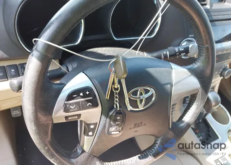 2012 Toyota Highlander Se V6 z USA, uszkodzony, nr VIN 5TDBK3EHXCS118948